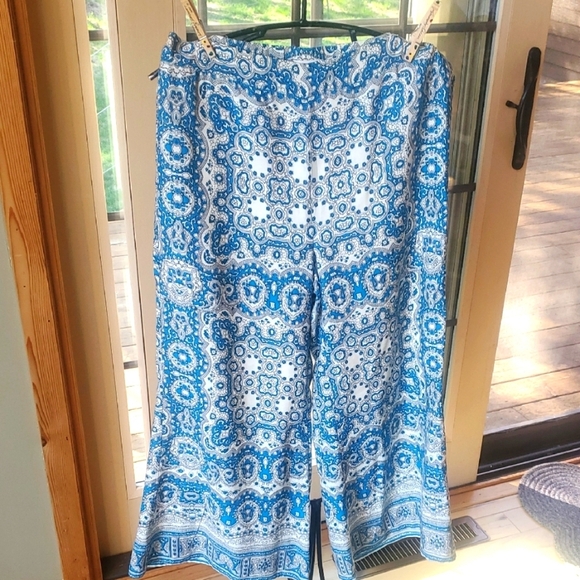 Feather Bone By Anthropologie Blue and White Patterned Lined Wide Leg Sz 6 Pants - Picture 1 of 16